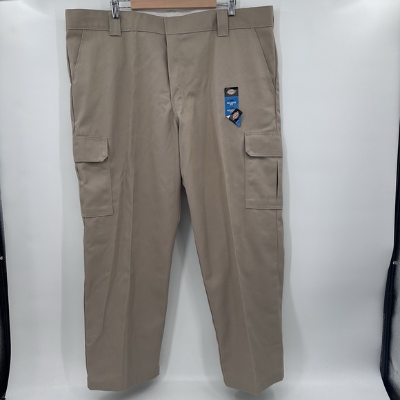 Dickies Cargo Pants Men's Relaxed Straight Leg Pants‎ 44x30 Khaki Work Wear - Picture 1 of 12